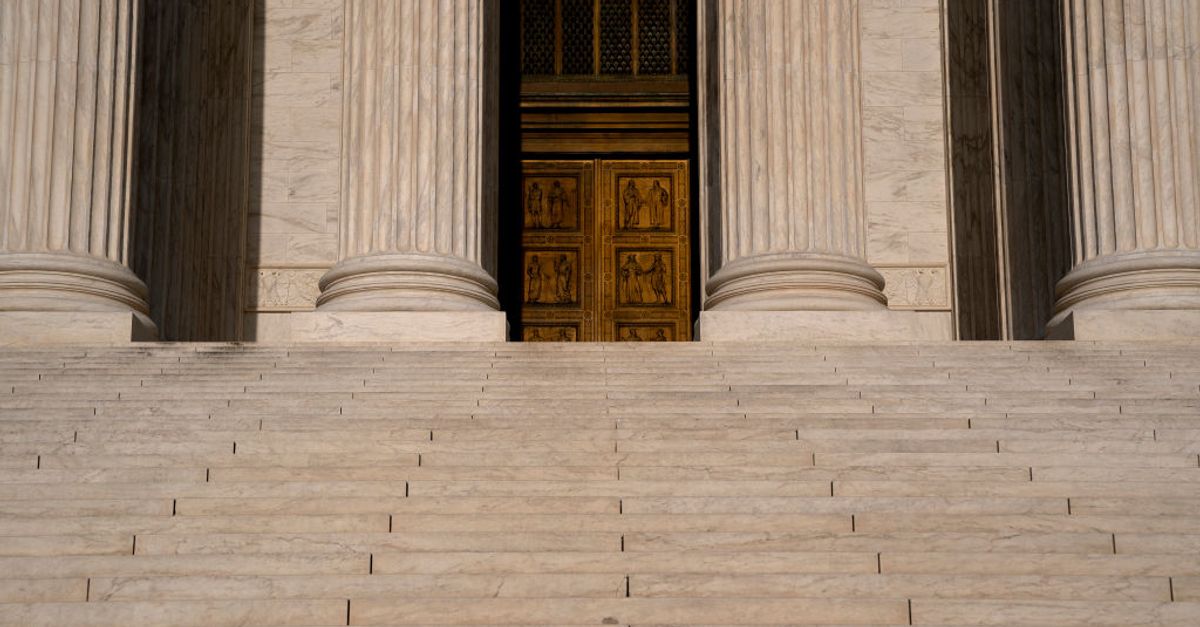 Illustration of the U.S. Supreme Court building.