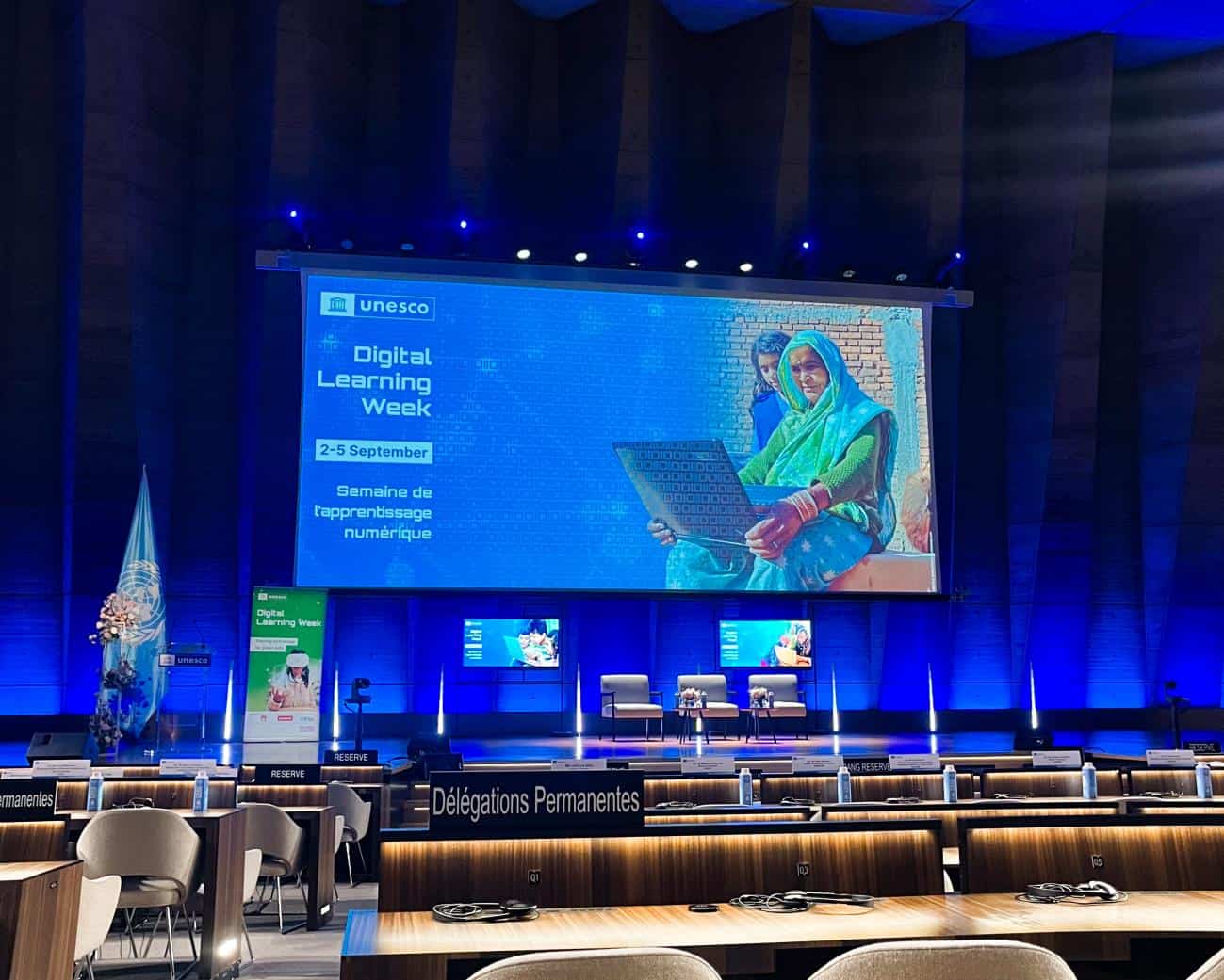 UN 교육 콘퍼런스 패널이 교실에서의 AI 딥페이크와 챗봇에 대해 논의하고 있다